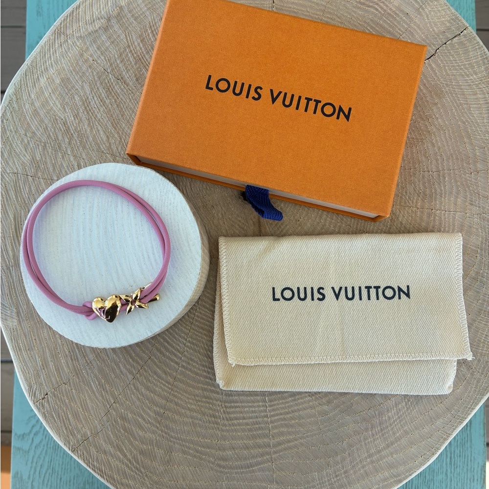 Louis Vuitton Bloom Heart Bracelet in Pink - Picture 3 of 6